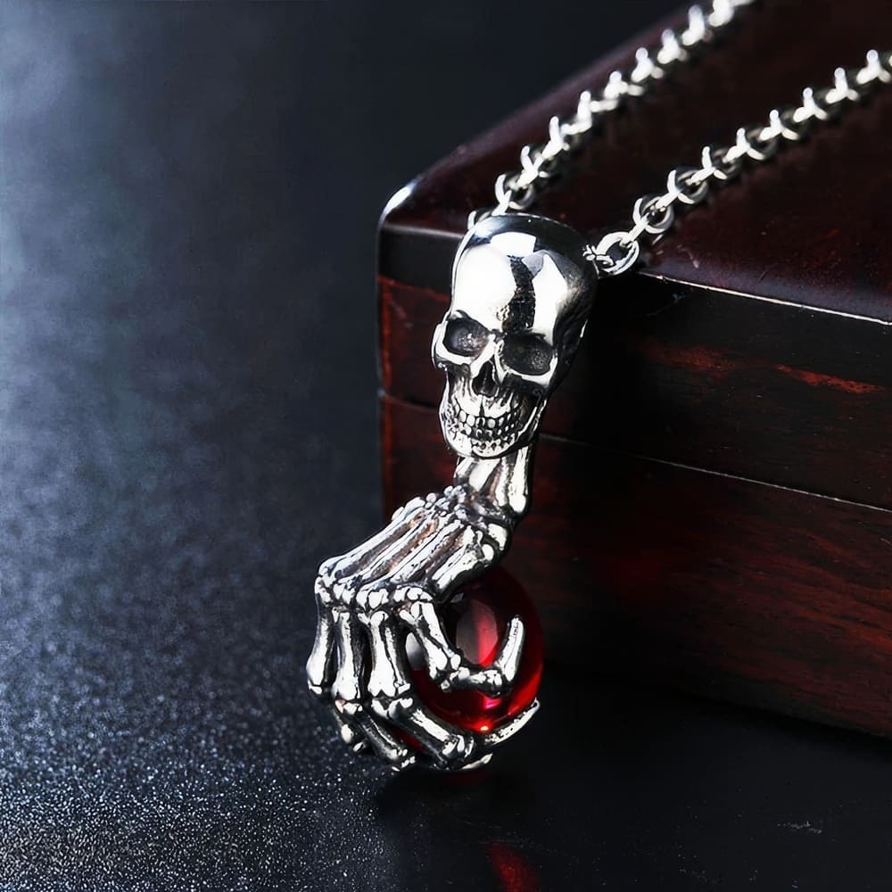 Collier Tête de Mort et Main de Squelette