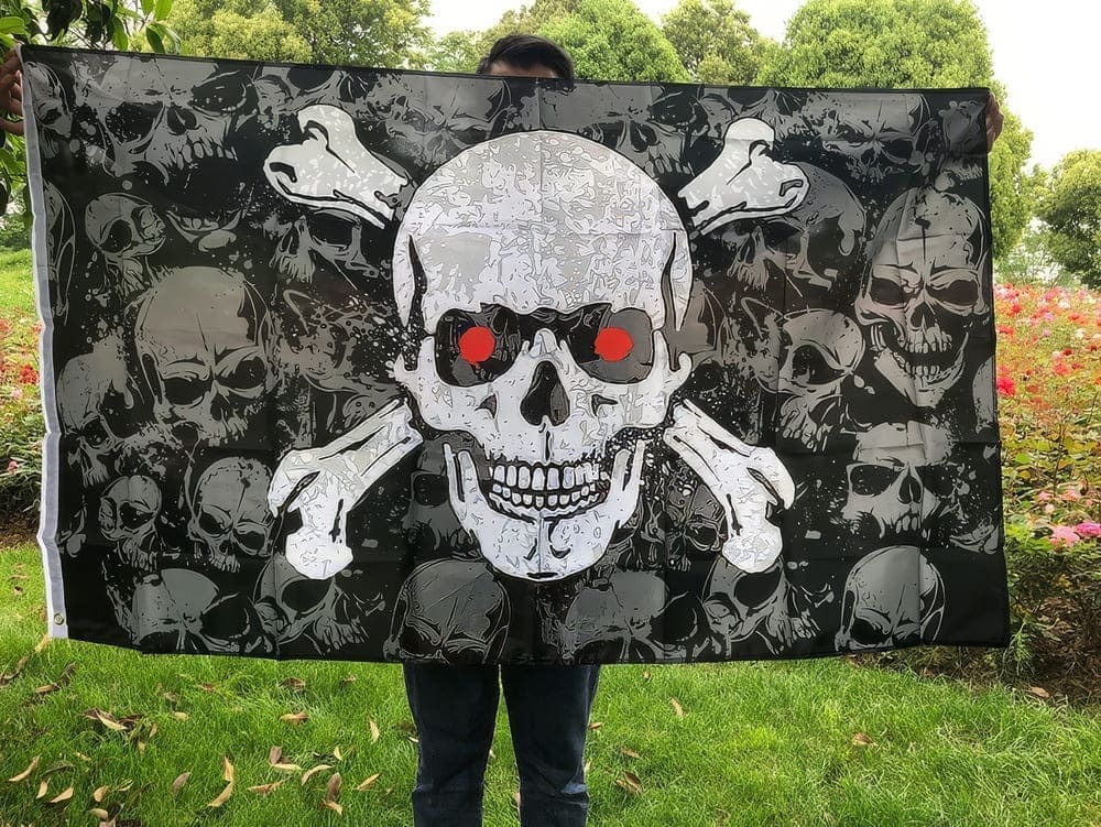 Drapeau Tête de Mort Œil Rouge