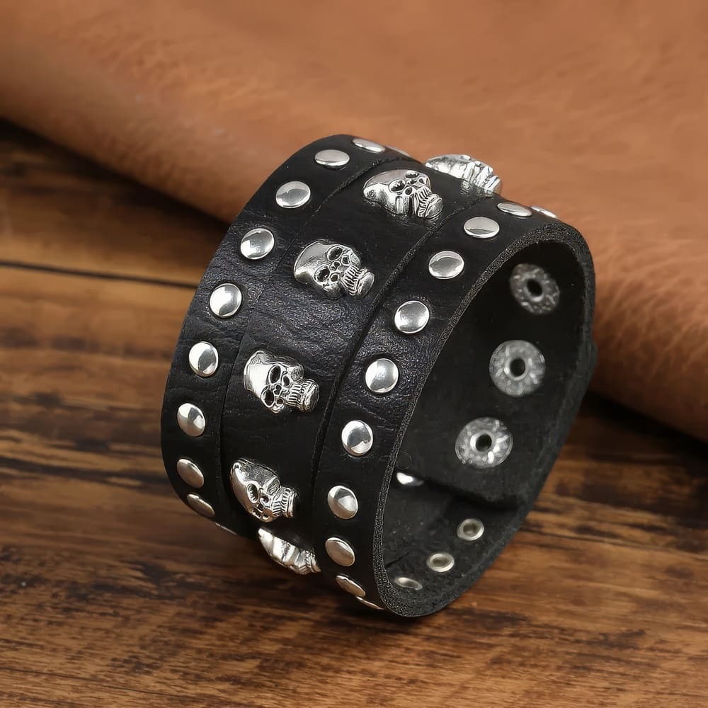 Bracelet Tête de Mort Cuir À Rivets