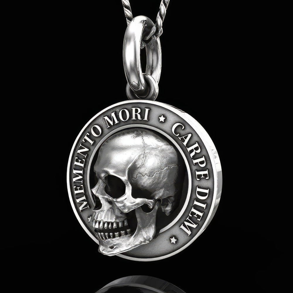 Collier Crane Memento Mori